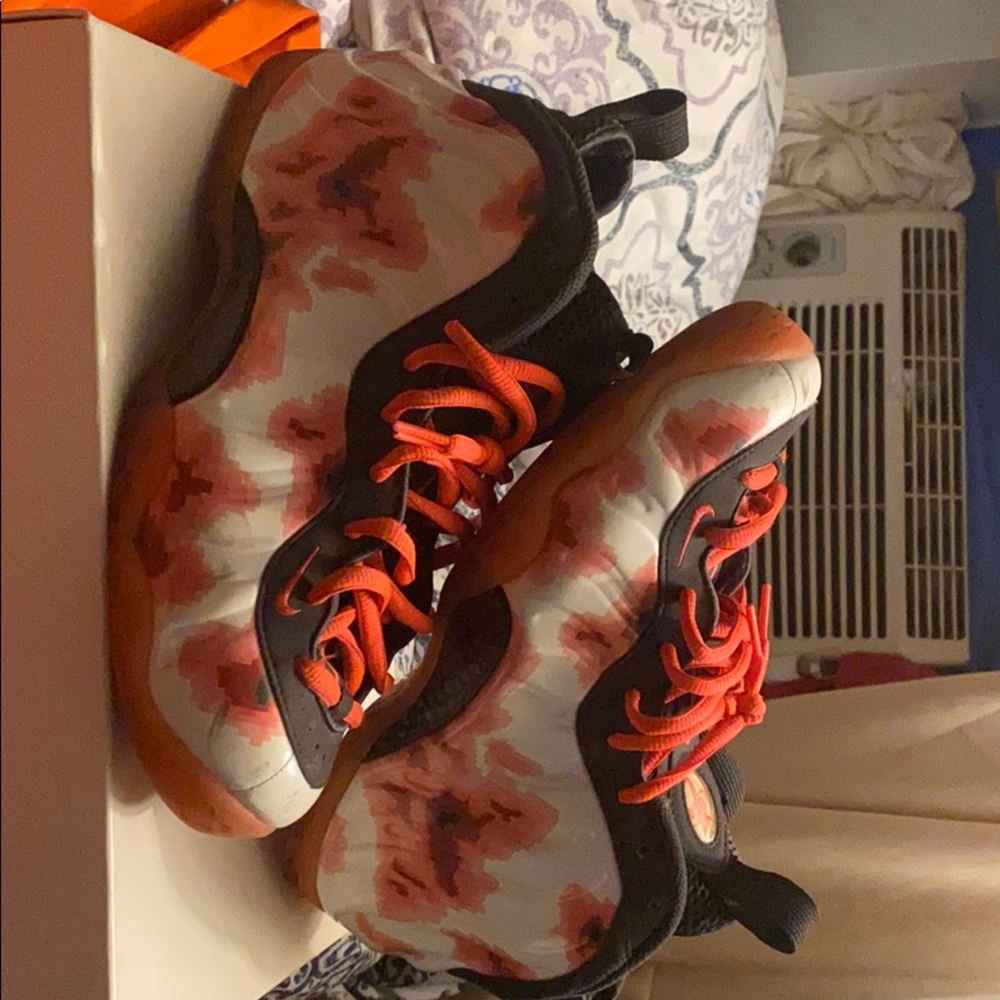 9.5 Nike Air Foamposite one PRM with box